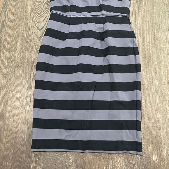 Victoria's Secret Gray Black Striped Short Sleeve Sheath Dress Size 10 - Picture 2 of 9
